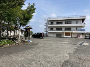 長慶寺の上の無料駐車場